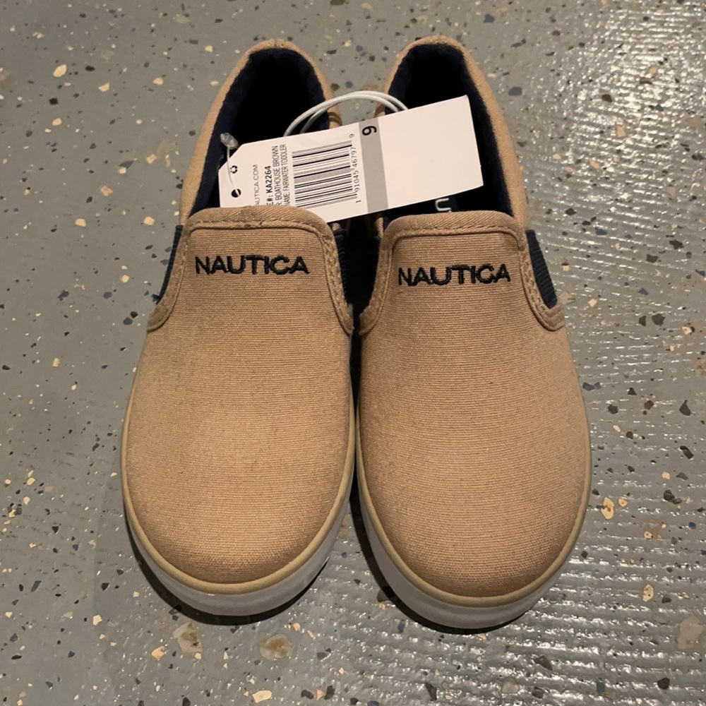 Toddler boy slip on